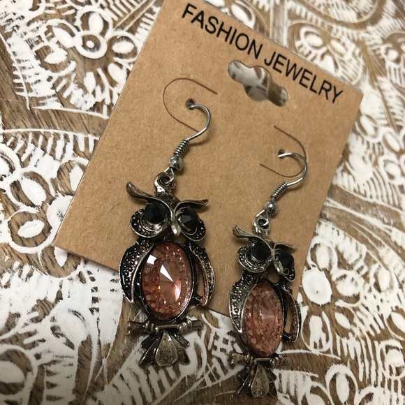 🆕NWT Pink & Silver Cute Owl Statement Earrings - Picture 6 of 8